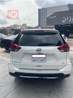 نيسان روج